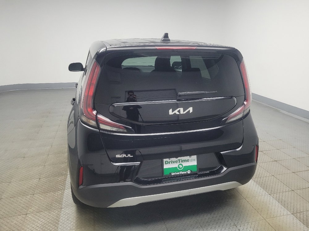 Used 2023 Kia Soul LX image 6