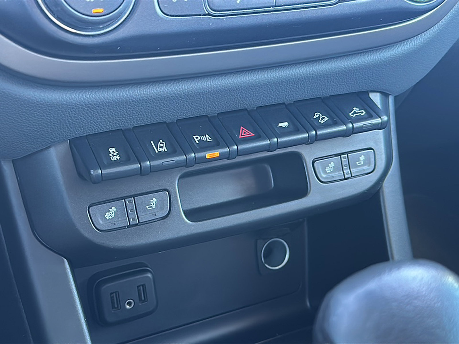 Used 2022 Chevrolet Colorado Z71 w/ Safety Package image 34