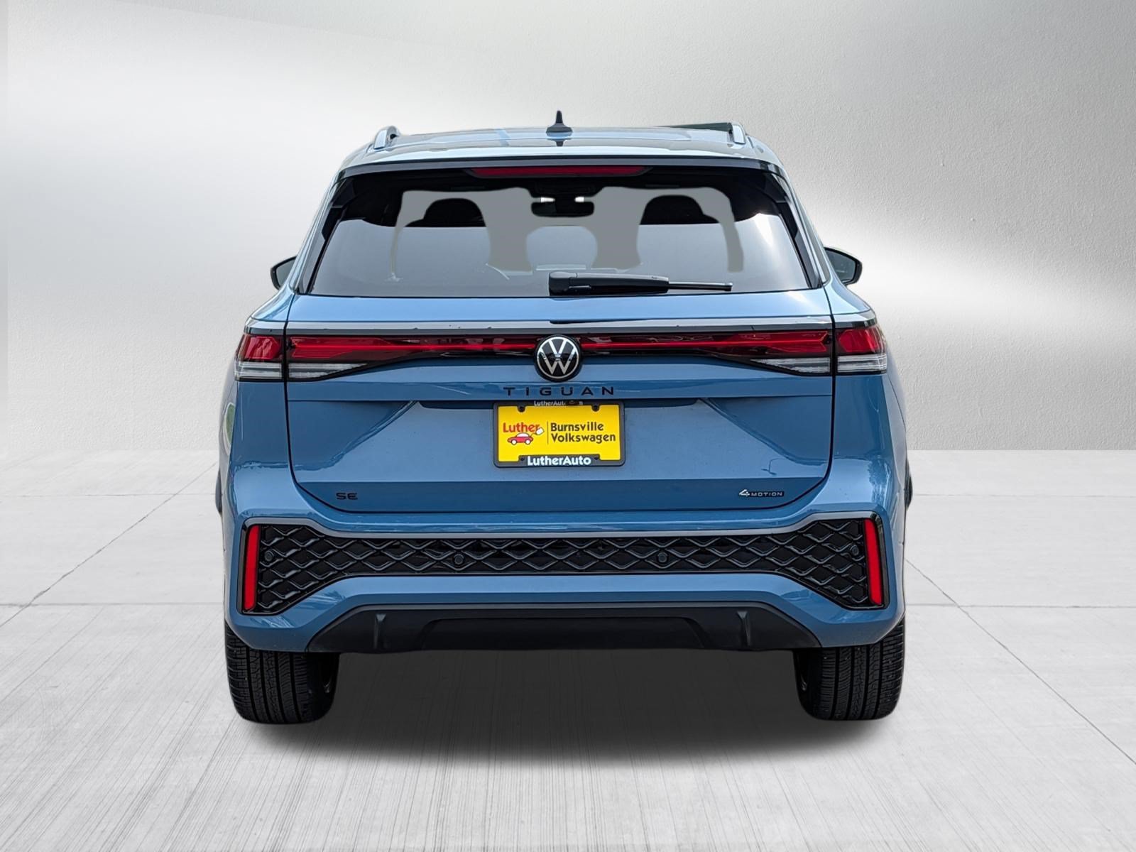 Certified 2025 Volkswagen Tiguan SE R-Line AWD/4WD image 6
