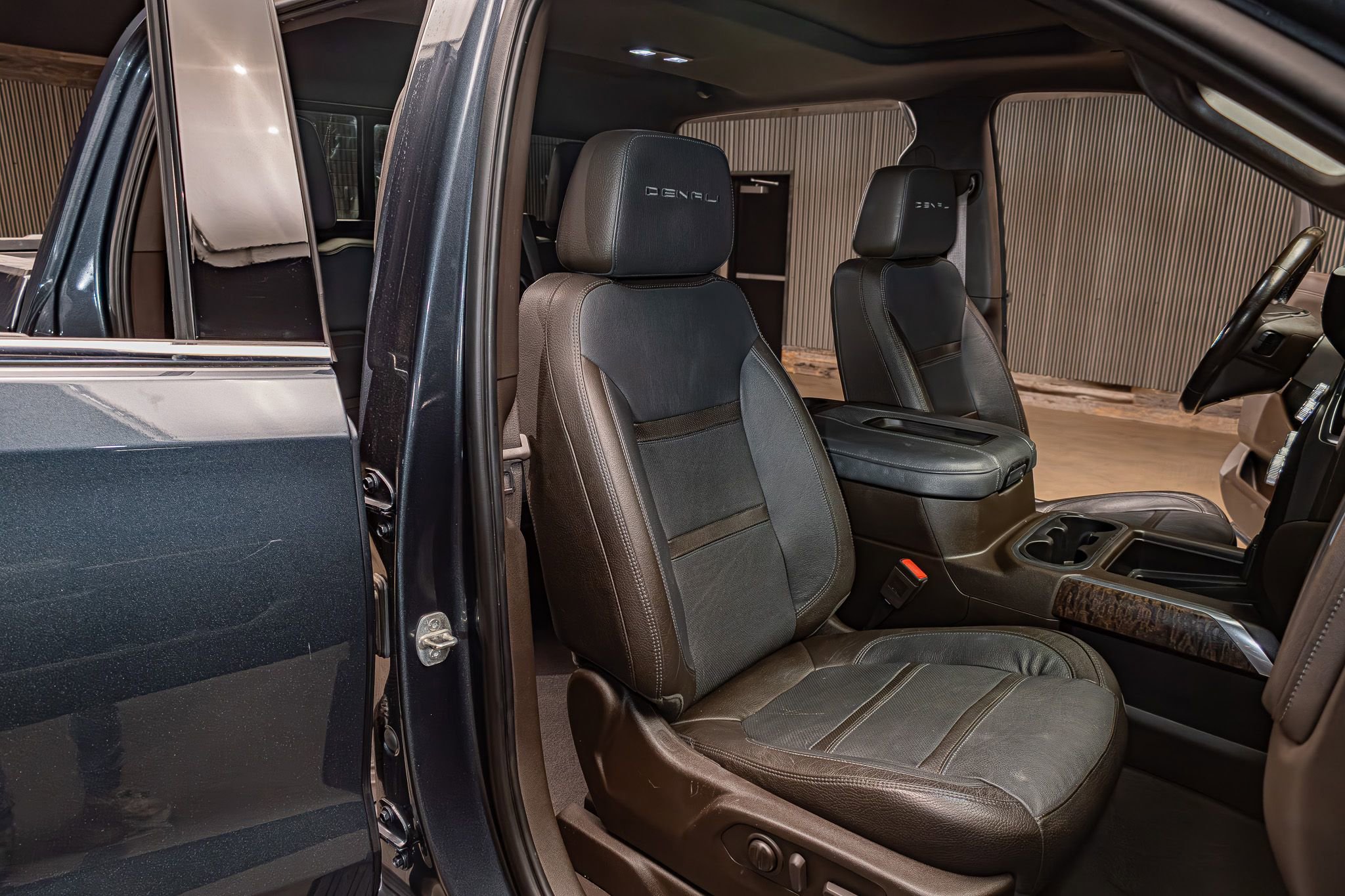 Used 2019 GMC Sierra 1500 Denali w/ Denali Ultimate Package AWD/4WD image 28