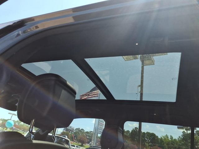 Used 2023 Jeep Wagoneer 4WD w/ Premium Group I image 9