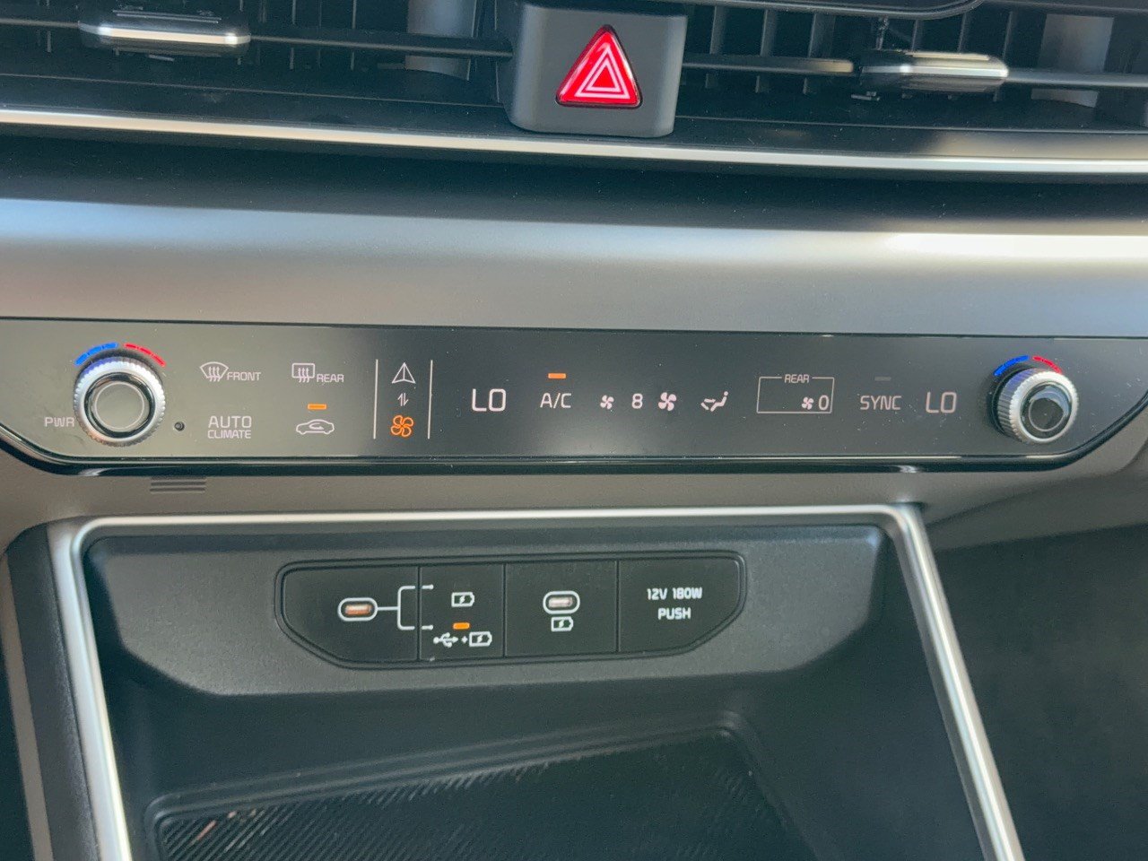 Used 2026 Kia Carnival FWD image 22