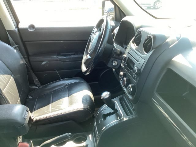 Used 2016 Jeep Patriot High Altitude FWD image 15