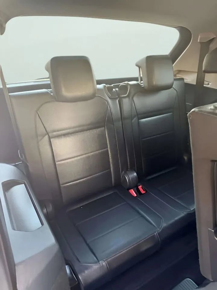 Used 2020 Volkswagen Tiguan SEL image 36