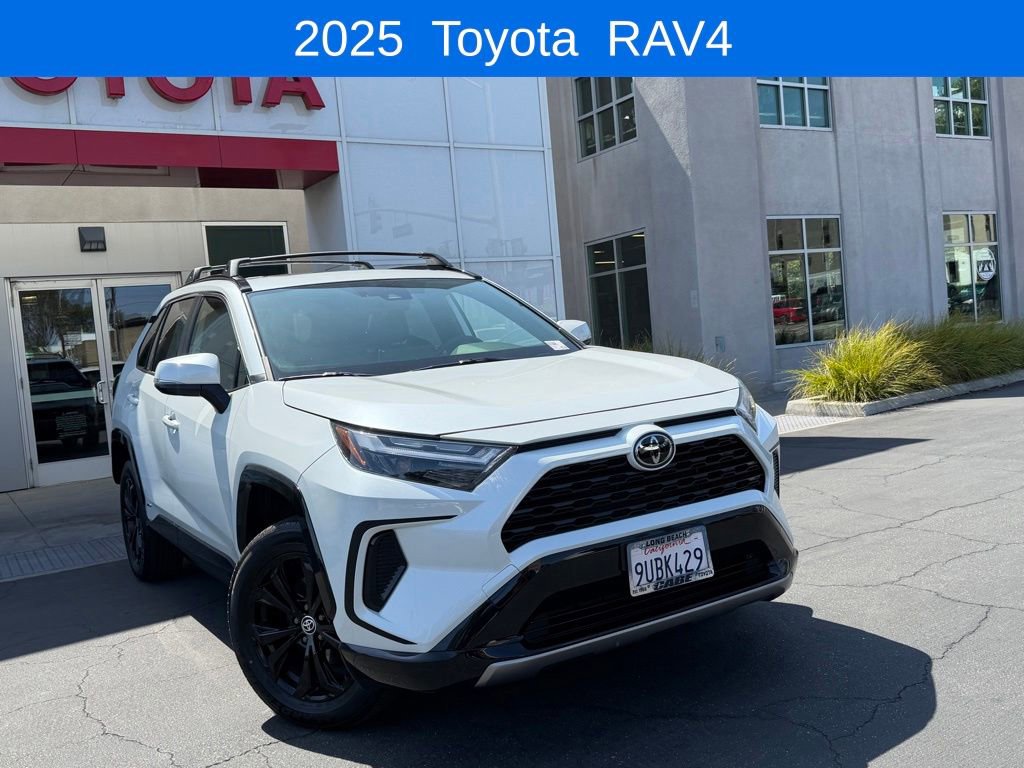 Used 2025 Toyota RAV4 SE w/ Convenience Package AWD/4WD image 2