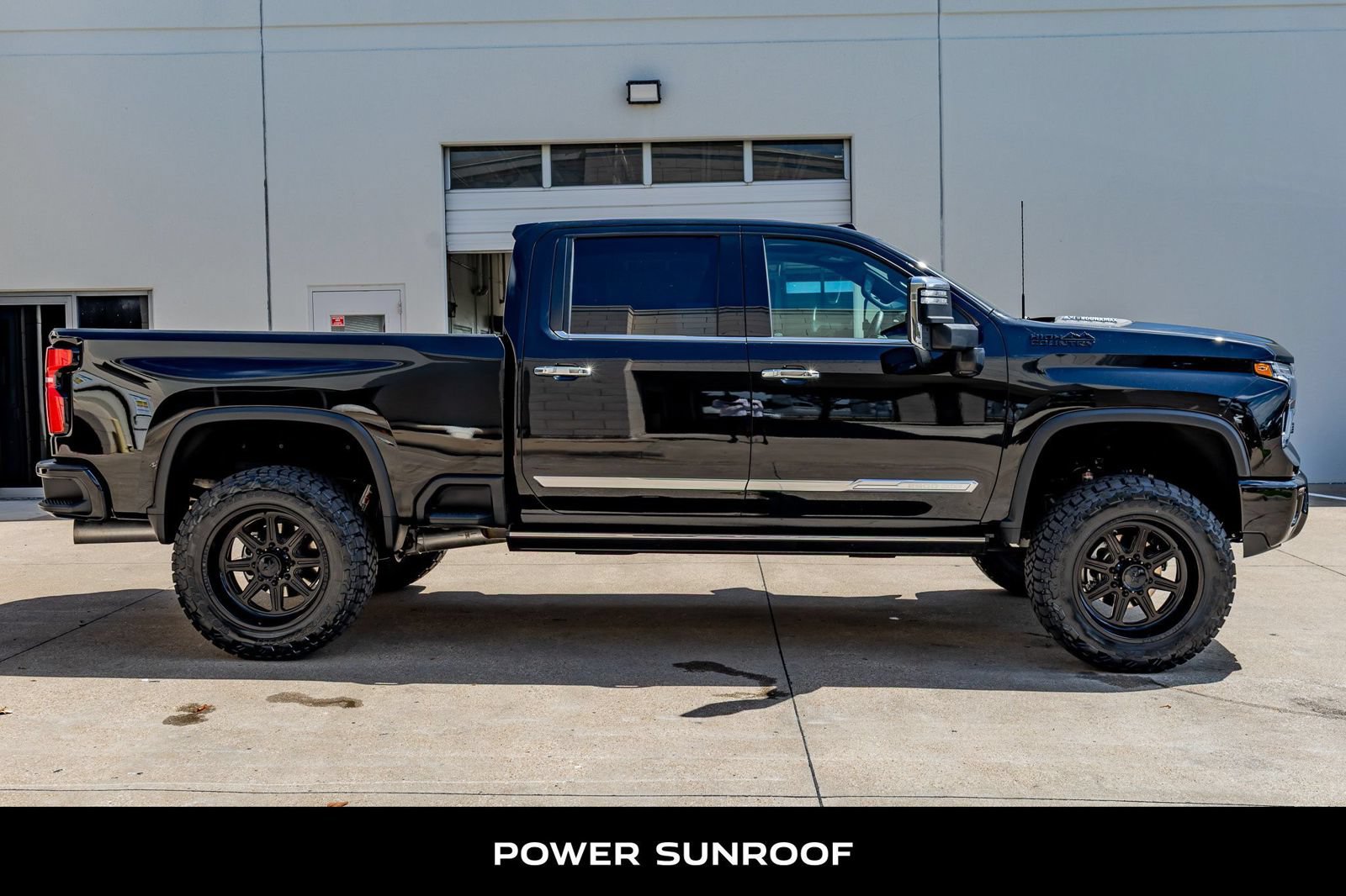 Used 2026 Chevrolet Silverado 2500 High Country w/ High Country Premium Package AWD/4WD image 11