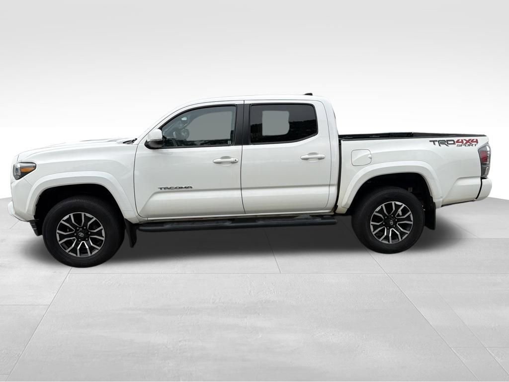 Used 2021 Toyota Tacoma TRD Sport w/ Technology Package AWD/4WD image 3