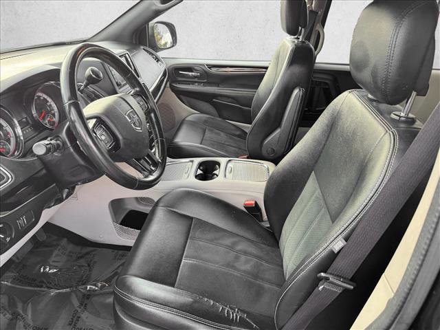 Used 2019 Dodge Grand Caravan SXT image 10
