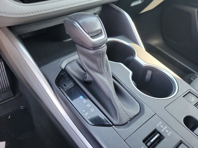 Used 2023 Toyota Highlander XLE image 17