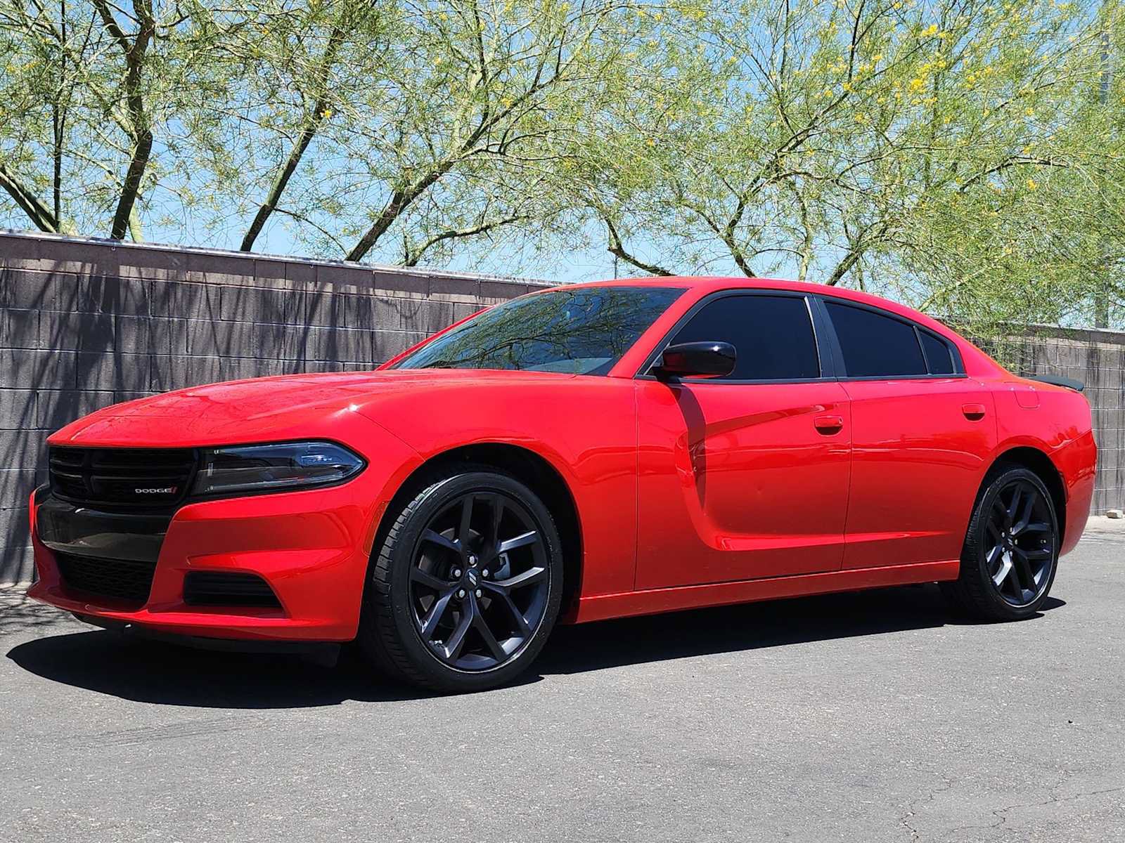 Used 2022 Dodge Charger SXT w/ Blacktop Package RWD image 4
