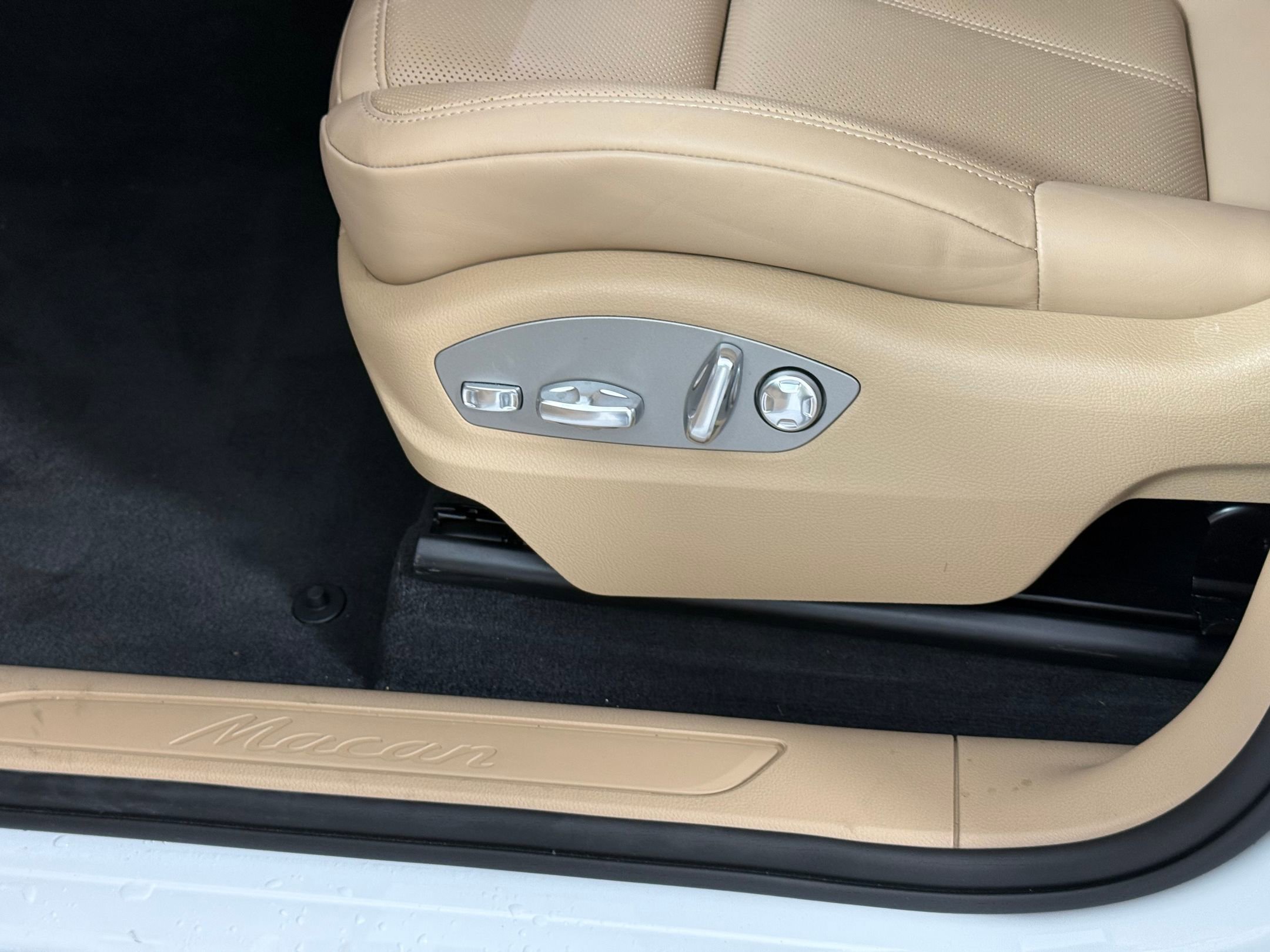 New 2025 Porsche Macan image 15