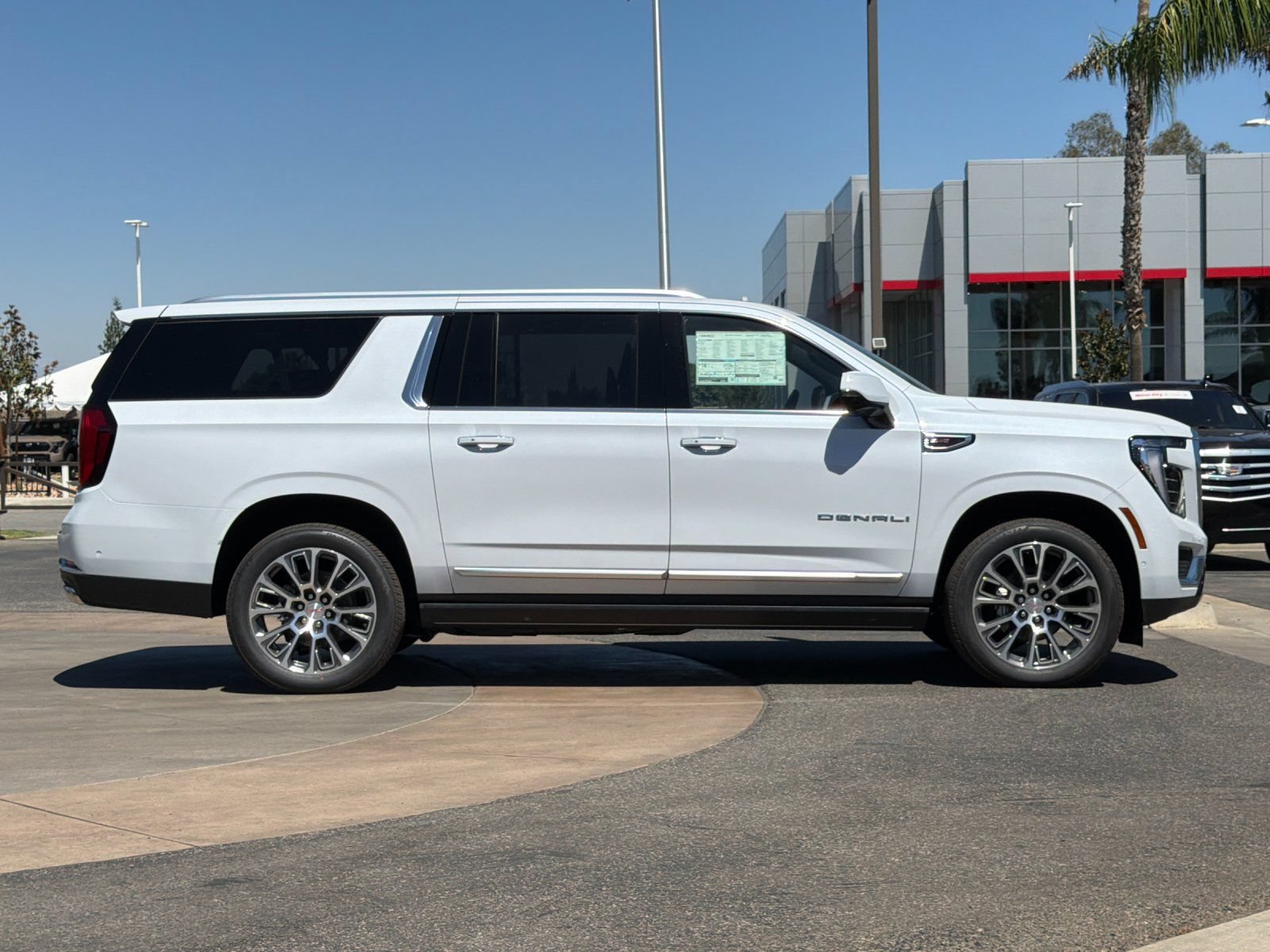 New 2026 GMC Yukon XL Denali w/ Denali Reserve Package AWD/4WD image 3