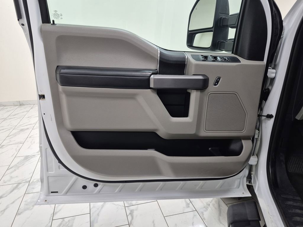 Used 2018 Ford F250 XLT w/ Snow Plow Prep Package image 23