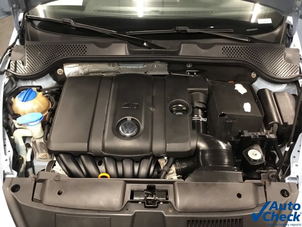 Used 2013 Volkswagen Beetle 2.5 FWD image 42