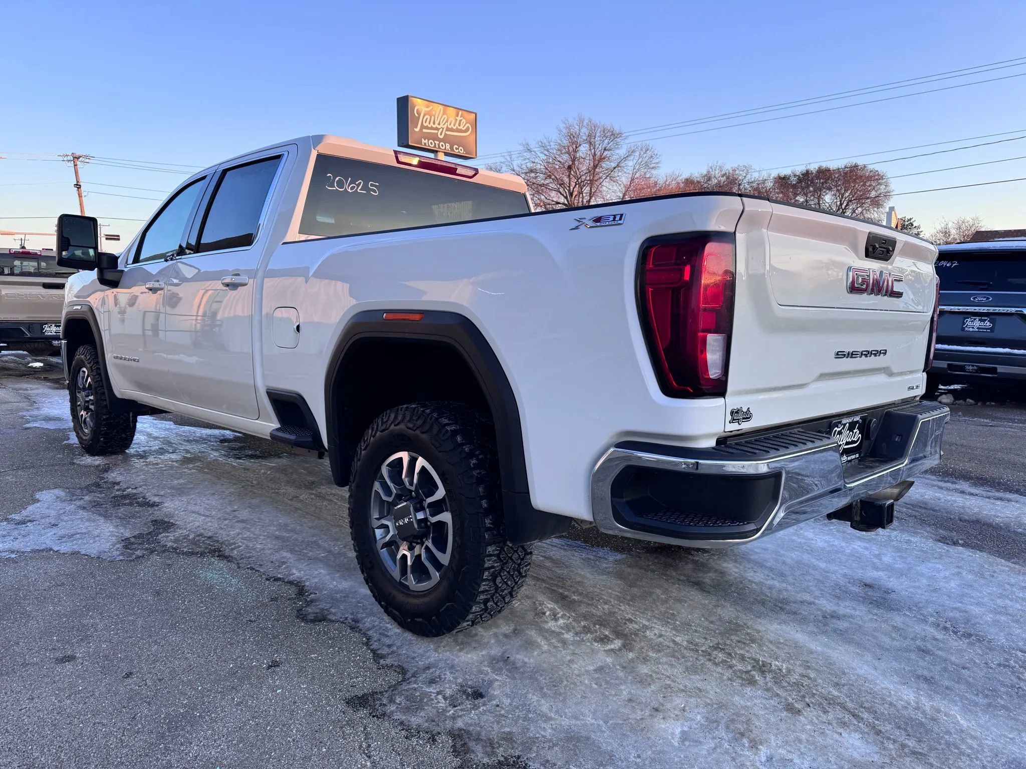 Used 2022 GMC Sierra 2500 SLE w/ SLE Convenience Package image 5
