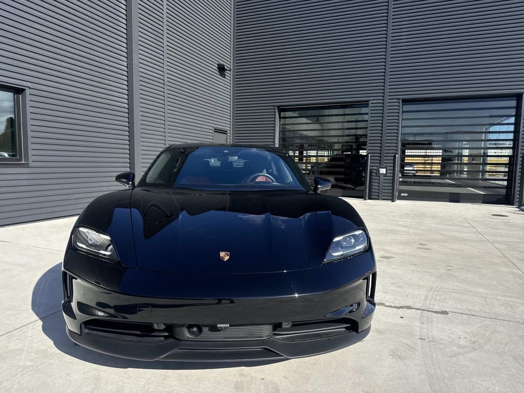 Used 2025 Porsche Taycan image 6
