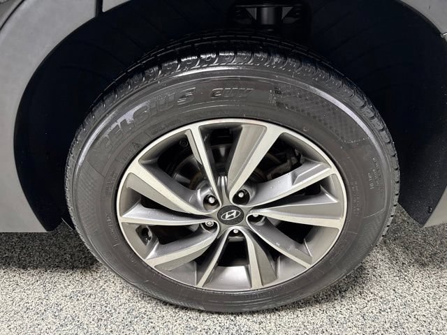 Used 2020 Hyundai Santa Fe Limited AWD/4WD image 18