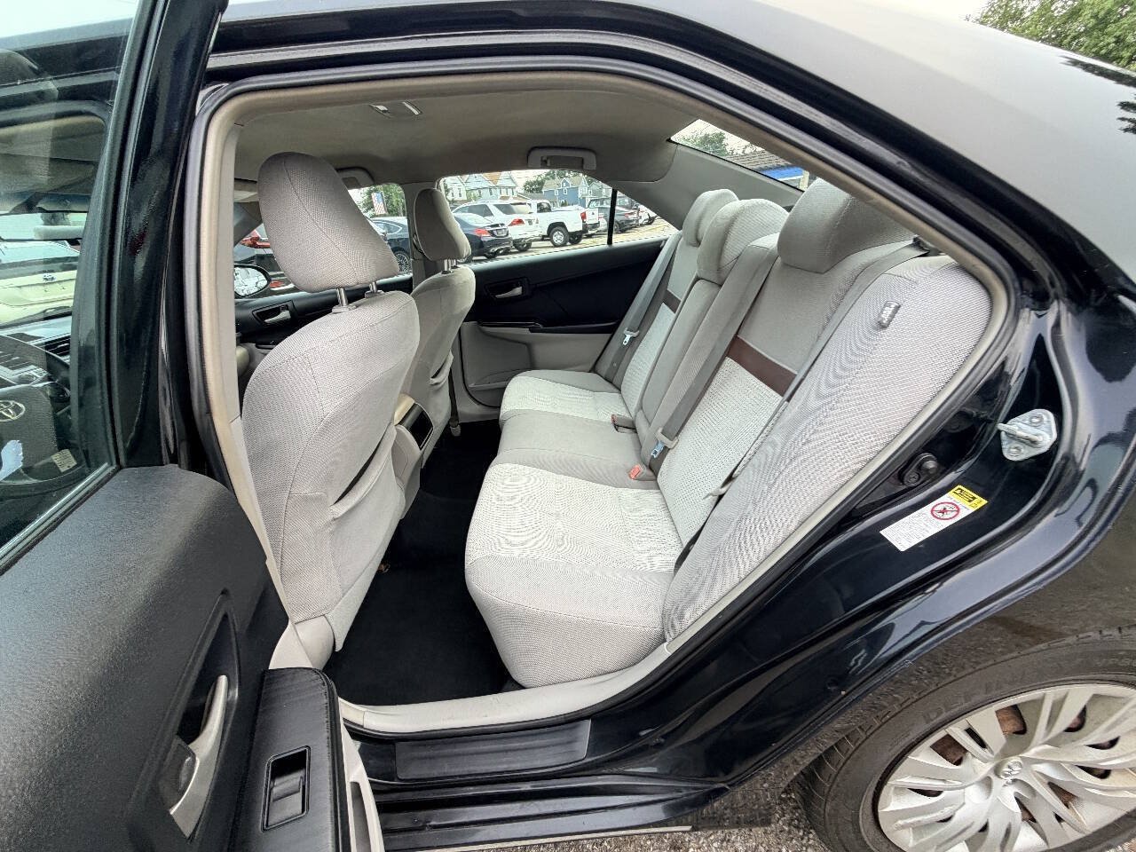 Used 2012 Toyota Camry LE FWD image 39