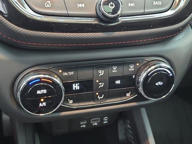 Used 2023 Chevrolet TrailBlazer RS w/ Sun and Liftgate Package image 23