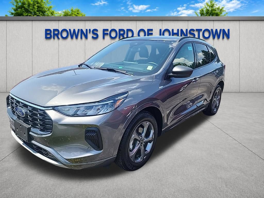 Used 2023 Ford Escape ST-Line w/ Tech Pack #1 AWD/4WD image 4