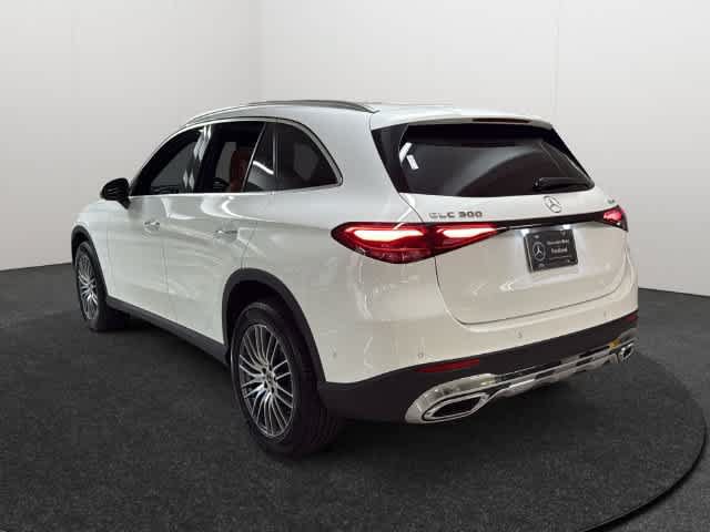 Used 2026 Mercedes-Benz GLC 300 4MATIC image 4