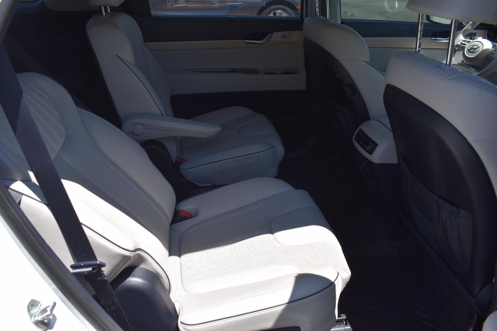 Used 2023 Hyundai Palisade Limited AWD/4WD image 18