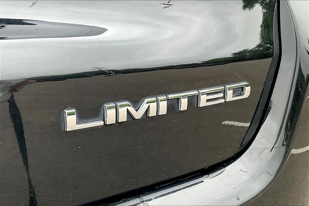 Used 2019 Jeep Compass Limited image 14