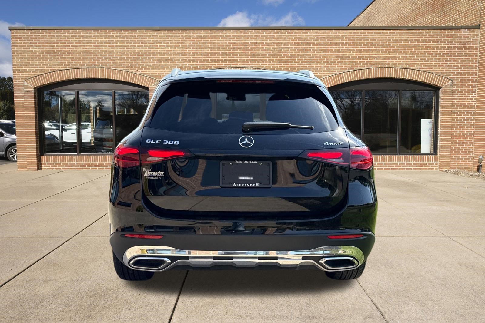 Used 2023 Mercedes-Benz GLC 300 4MATIC video 4