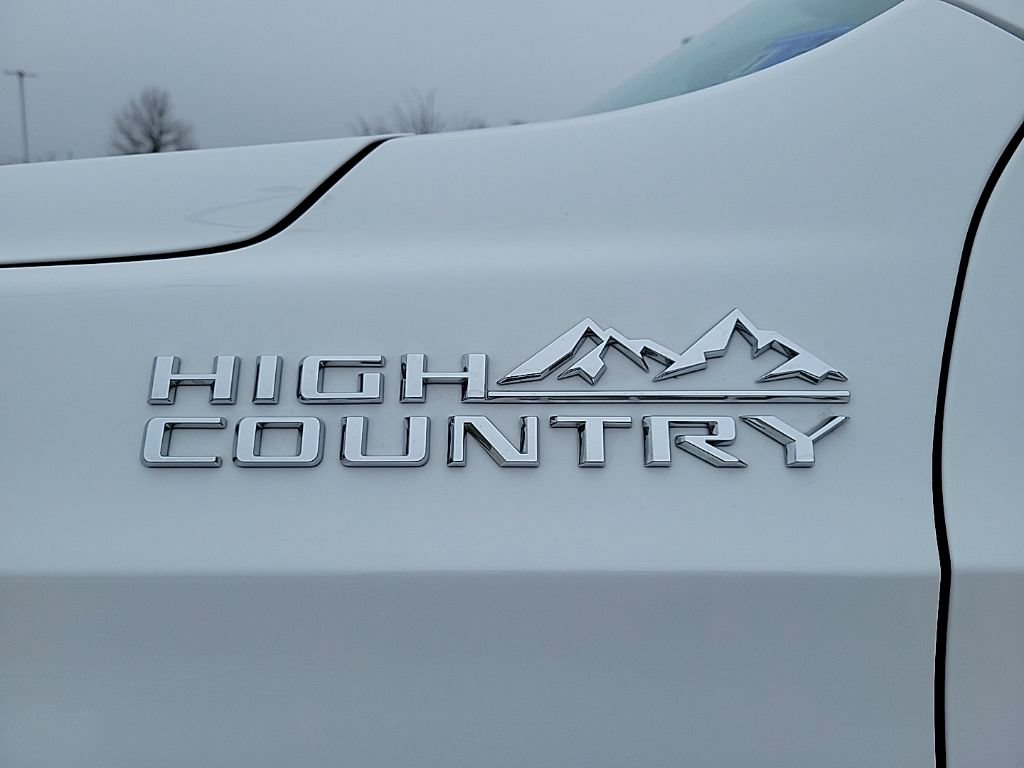 Used 2023 Chevrolet Tahoe High Country AWD/4WD image 11