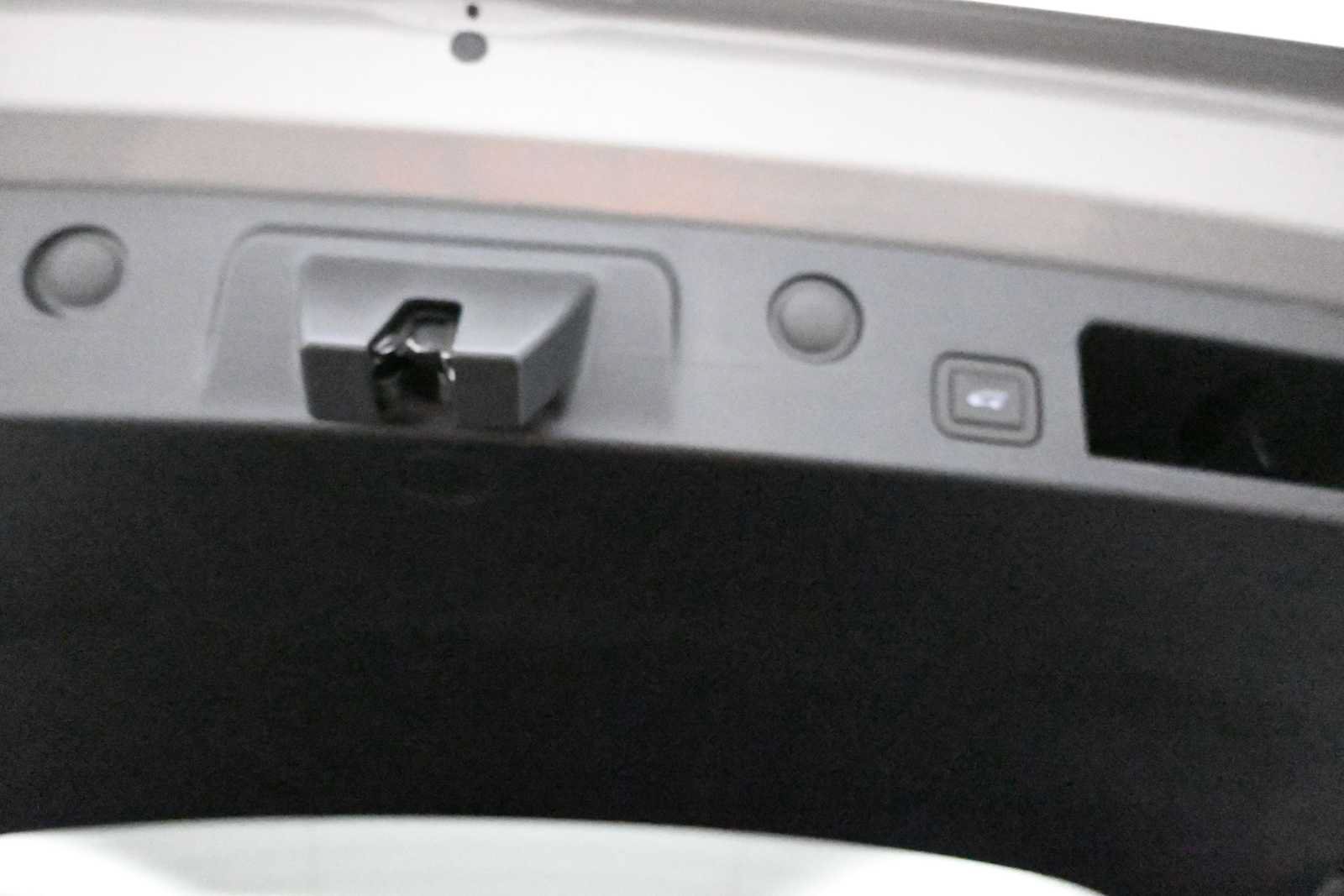 New 2026 GMC Terrain AT4 w/ Technology Package II AWD/4WD image 11