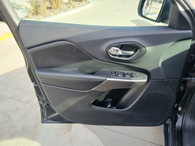 Used 2021 Jeep Cherokee Latitude Lux w/ Comfort/Convenience Group image 12