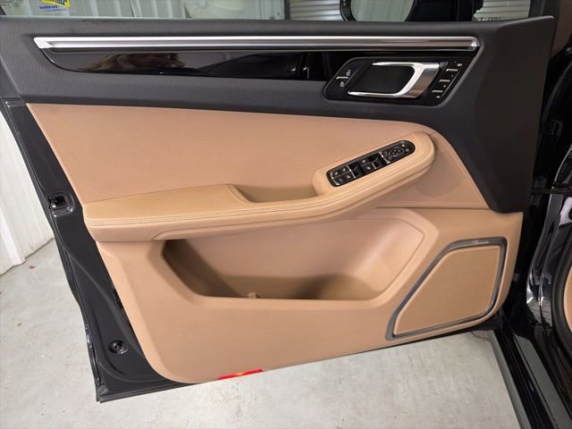 Used 2019 Porsche Macan AWD/4WD image 9