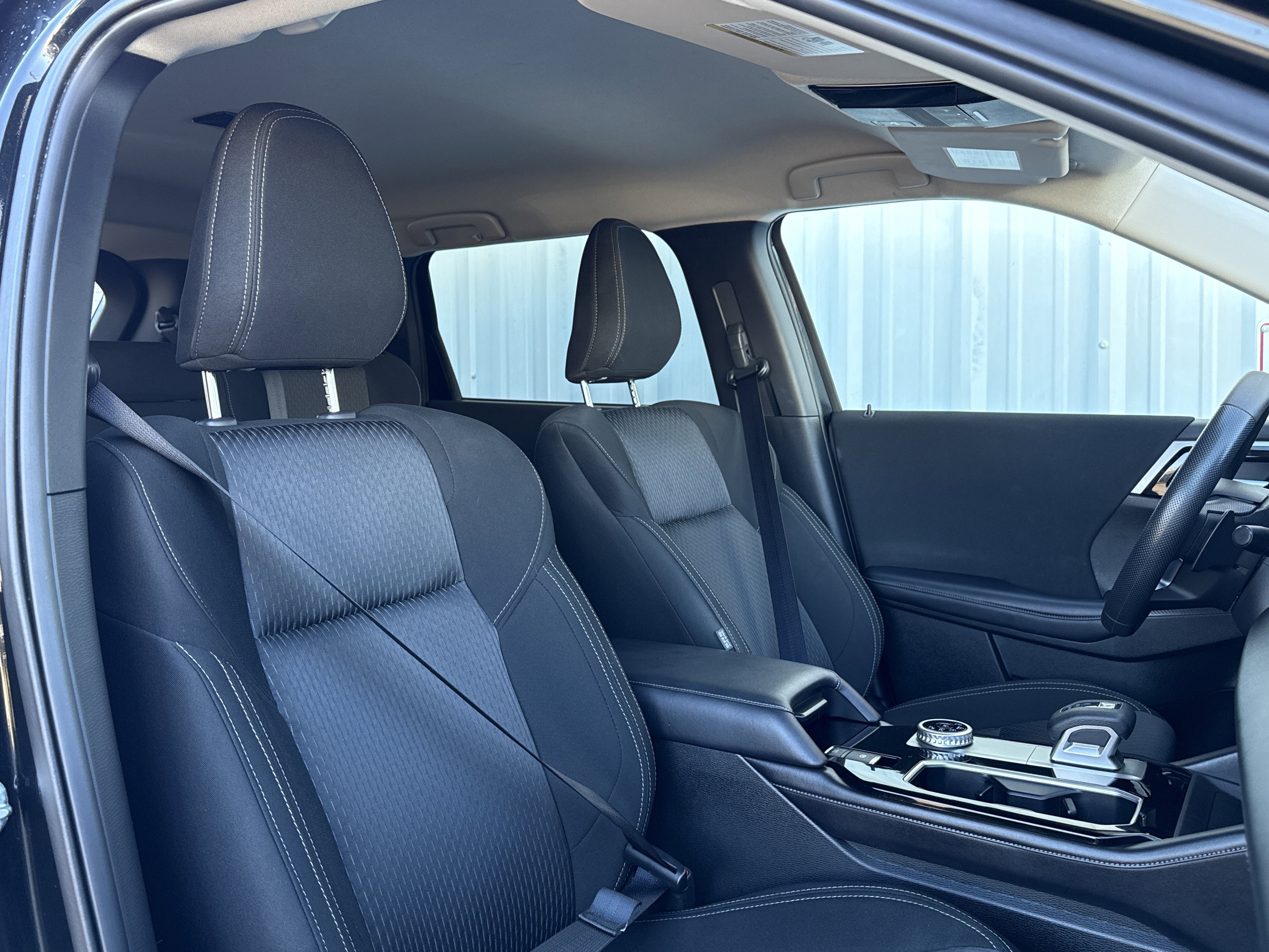 Used 2025 Mitsubishi Outlander ES image 40