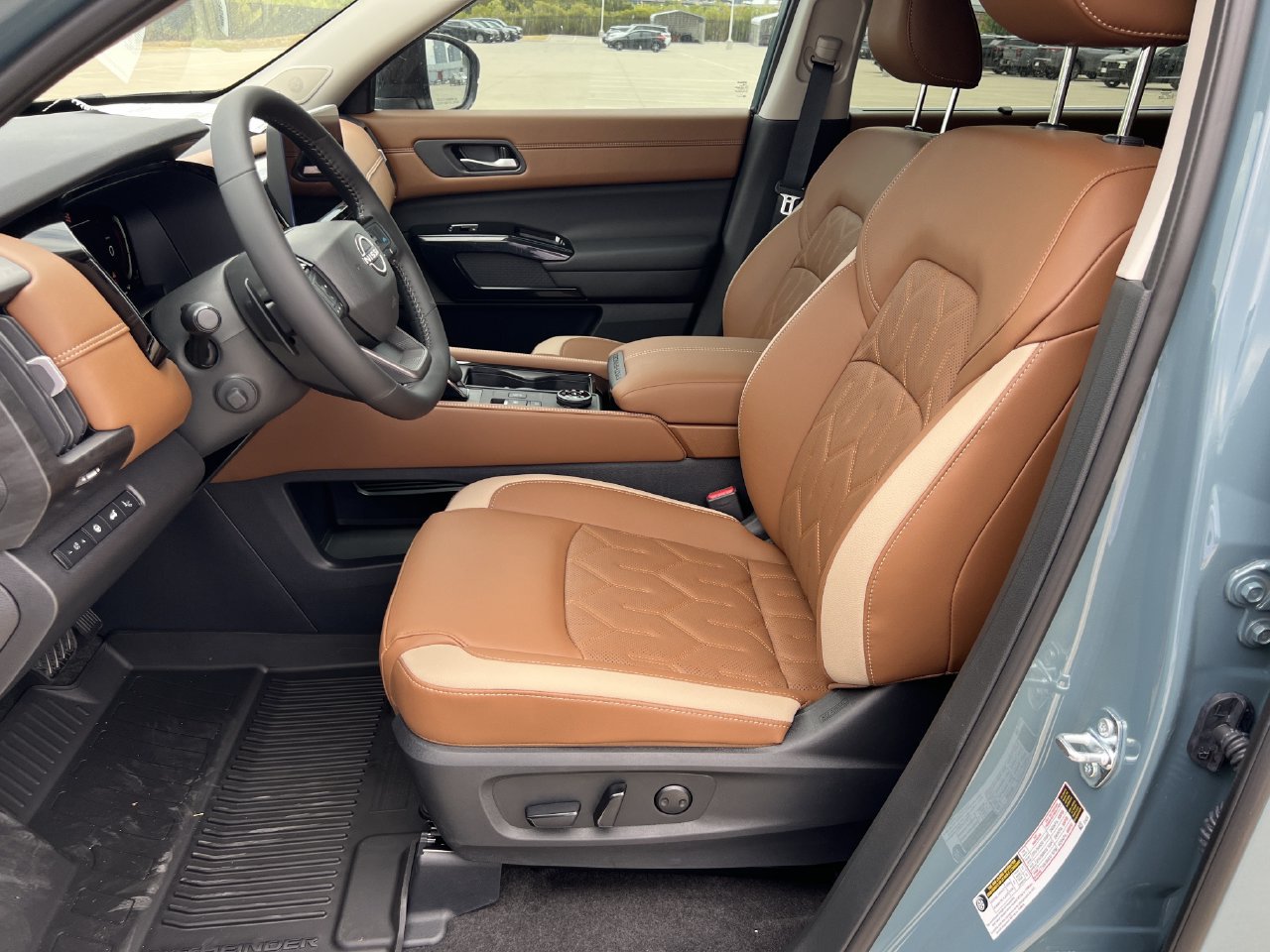 New 2026 Nissan Pathfinder Platinum AWD/4WD image 8
