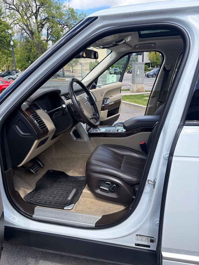 Used 2015 Land Rover Range Rover Supercharged image 19