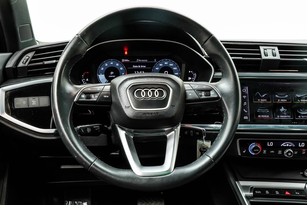 Used 2025 Audi Q3 2.0T Premium AWD/4WD image 24