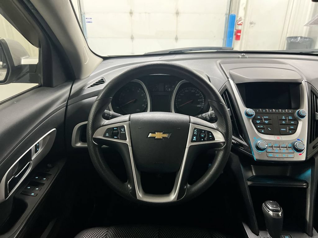 Used 2017 Chevrolet Equinox LT FWD image 11