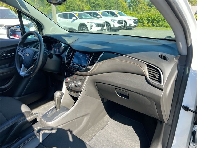 Used 2022 Chevrolet Trax LT w/ Sport Edition image 26
