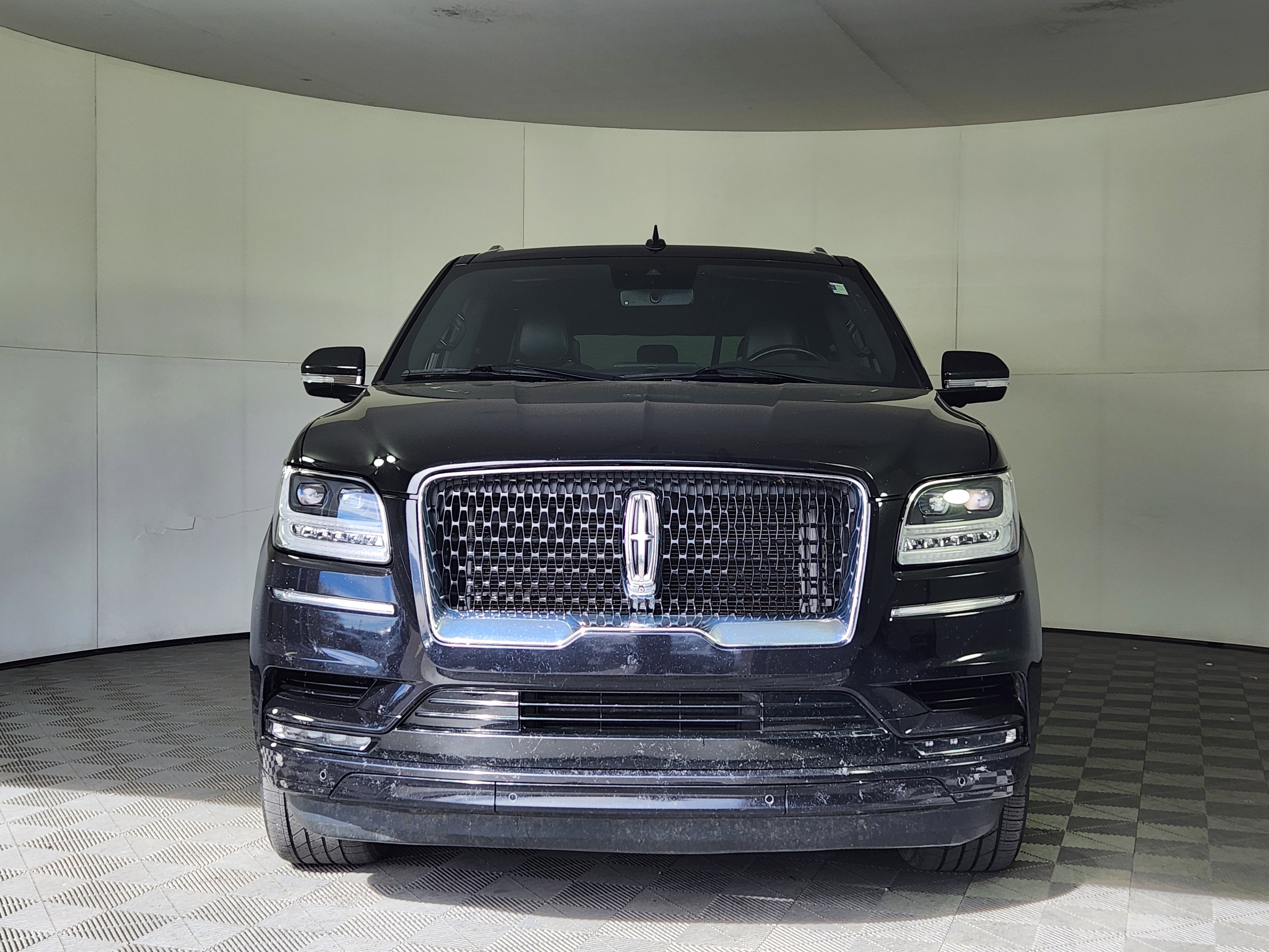 Used 2021 Lincoln Navigator L Reserve image 2