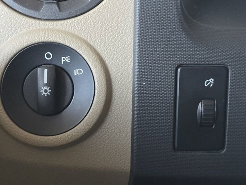 Used 2014 Ford E-450 and Econoline 450 Super Duty w/ Motorhome Prep Package image 9