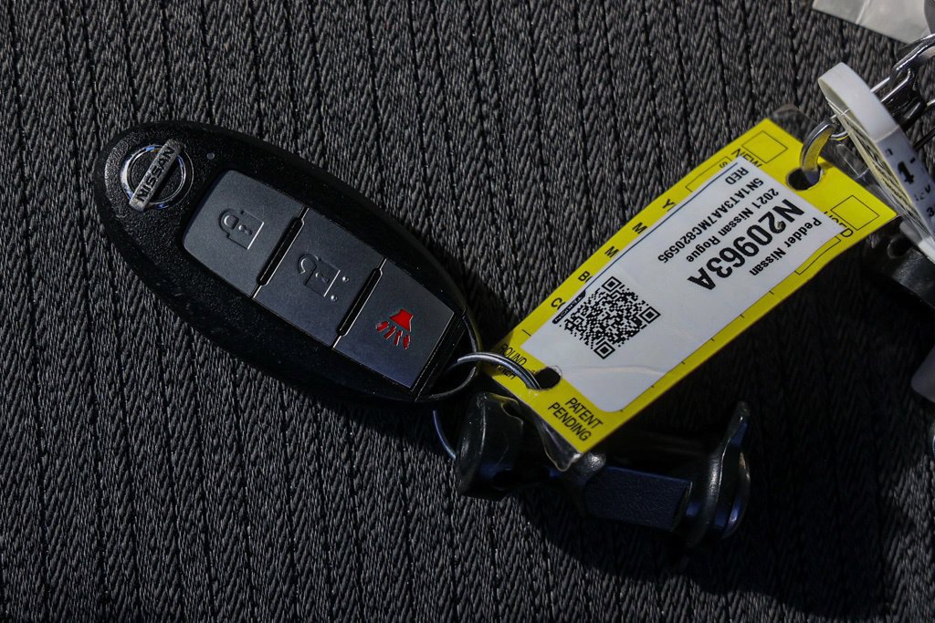Used 2021 Nissan Rogue S FWD image 33