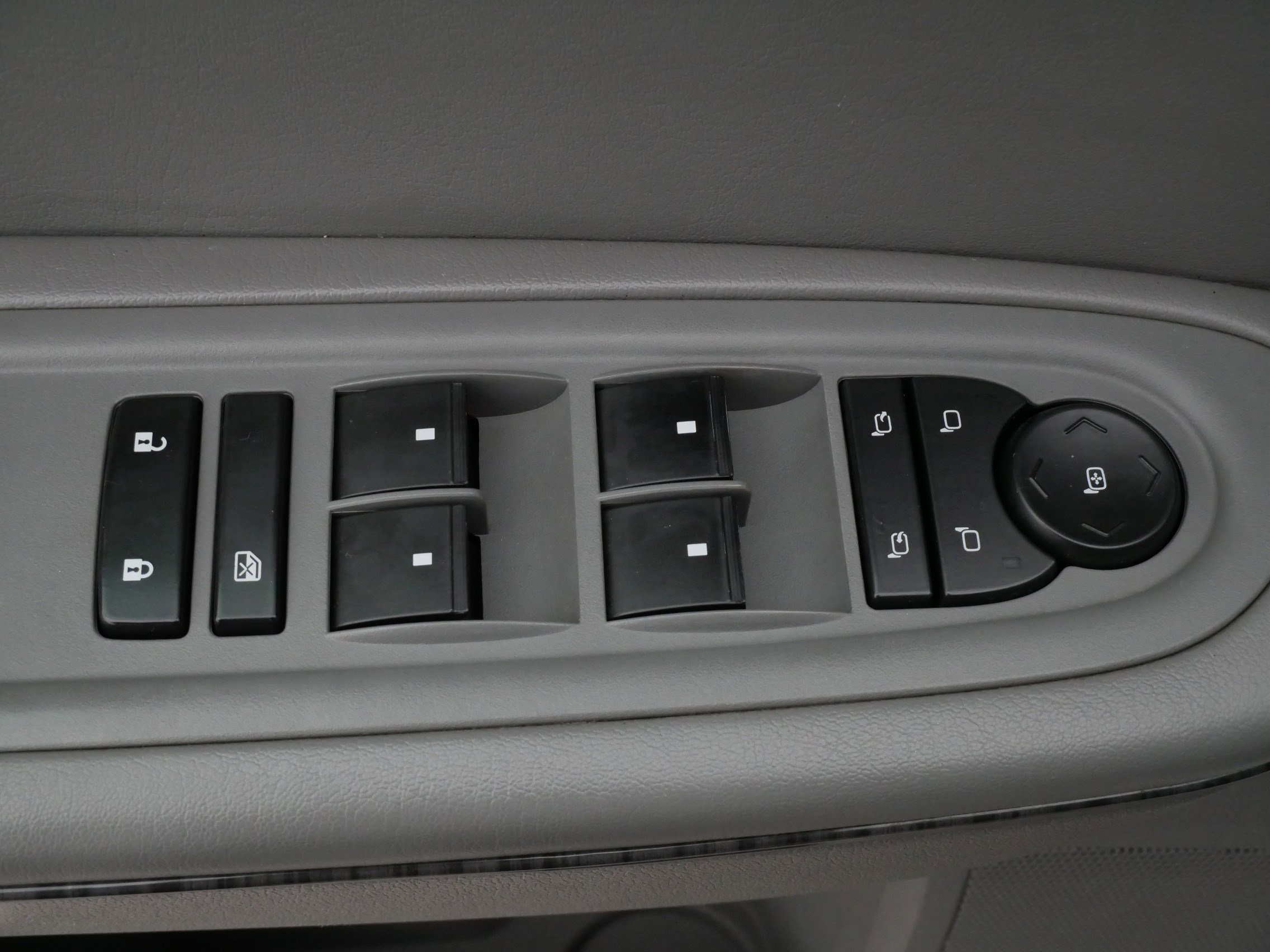 Used 2013 Chevrolet Traverse LTZ image 19