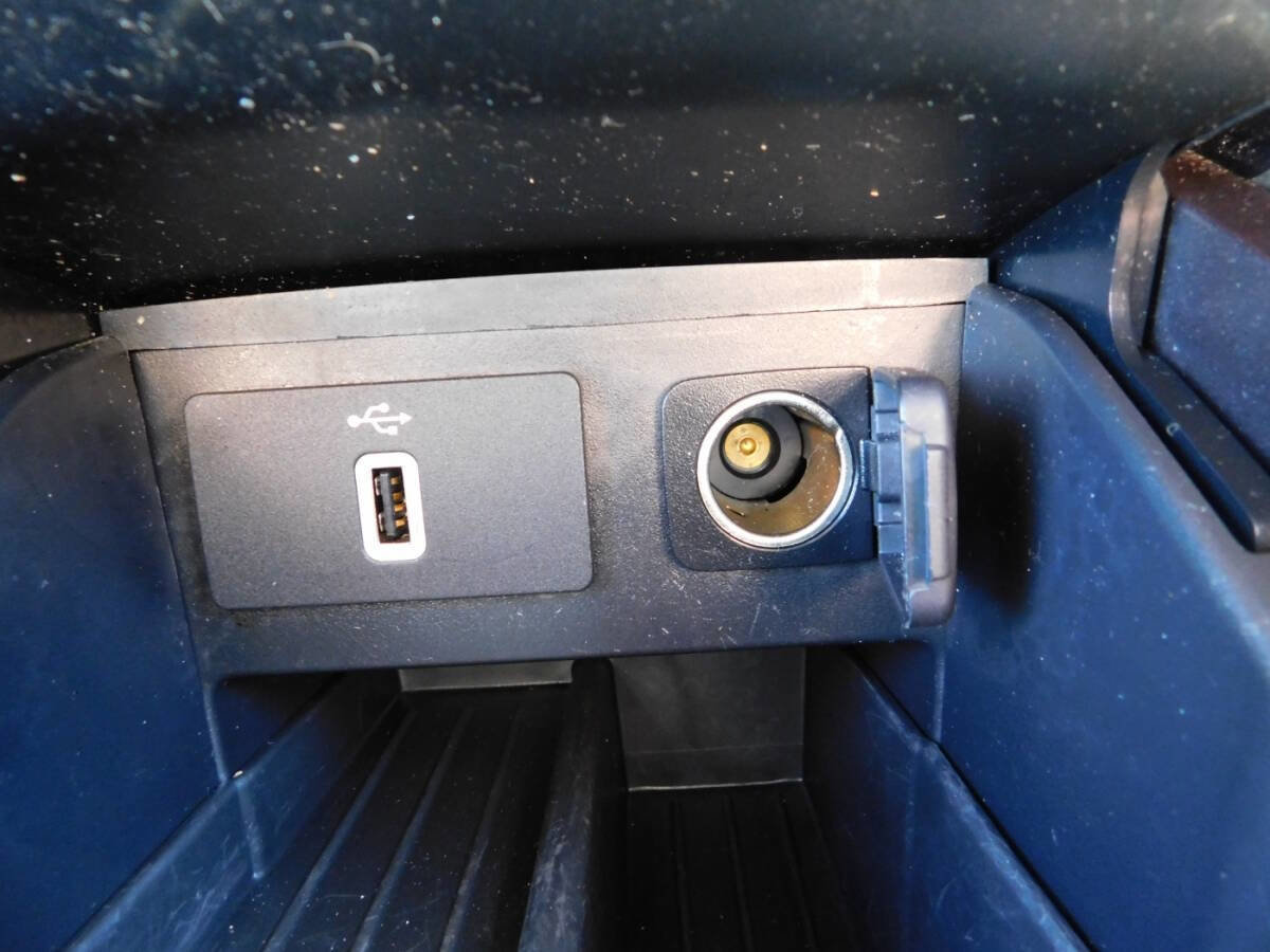 Used 2017 Ford Explorer XLT w/ Equipment Group 202A image 19