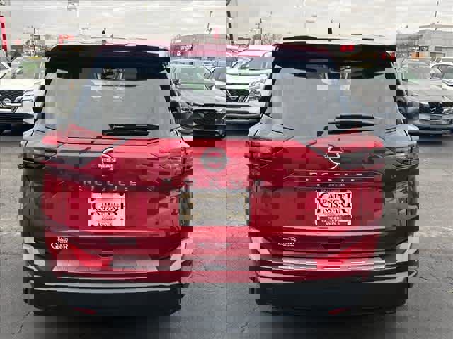 Used 2026 Nissan Rogue SV image 4