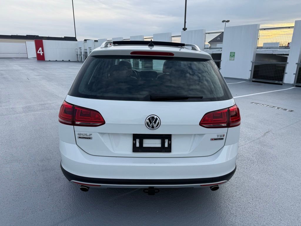 Used 2017 Volkswagen Golf Alltrack SE AWD/4WD image 5