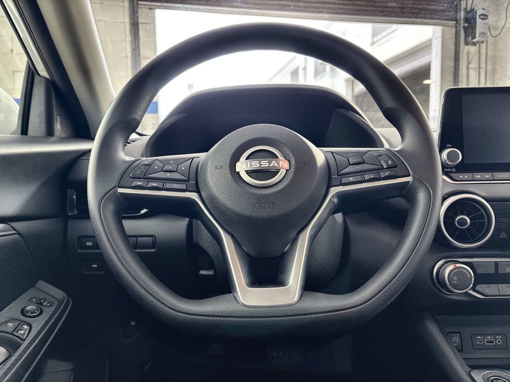 Used 2024 Nissan Sentra SV FWD image 11