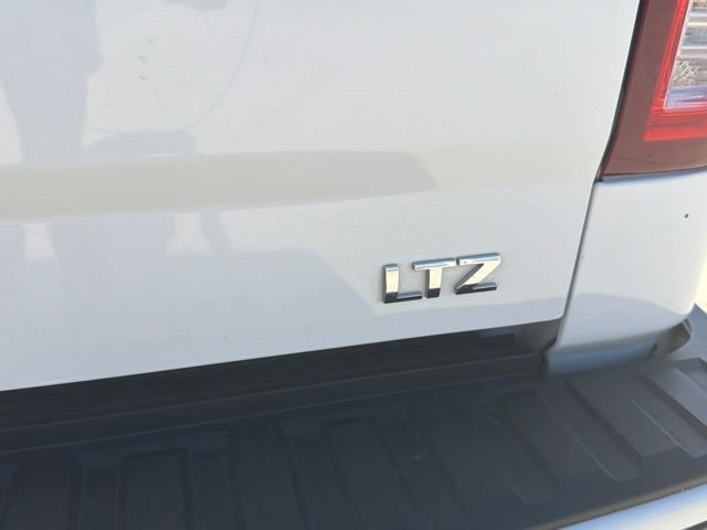 Used 2016 Chevrolet Silverado 1500 LTZ Z71 w/ LTZ Plus Package AWD/4WD image 15