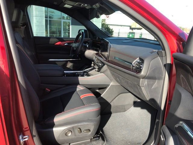 Used 2024 Chevrolet Traverse RS image 29