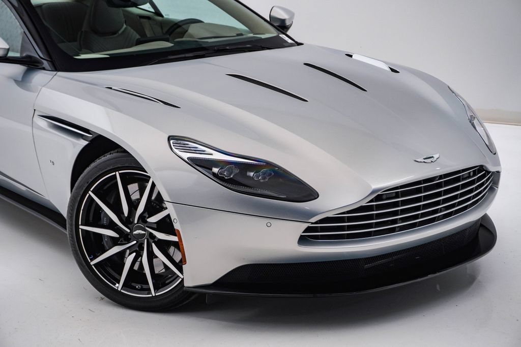 Used 2017 Aston Martin DB11 V12 RWD image 4