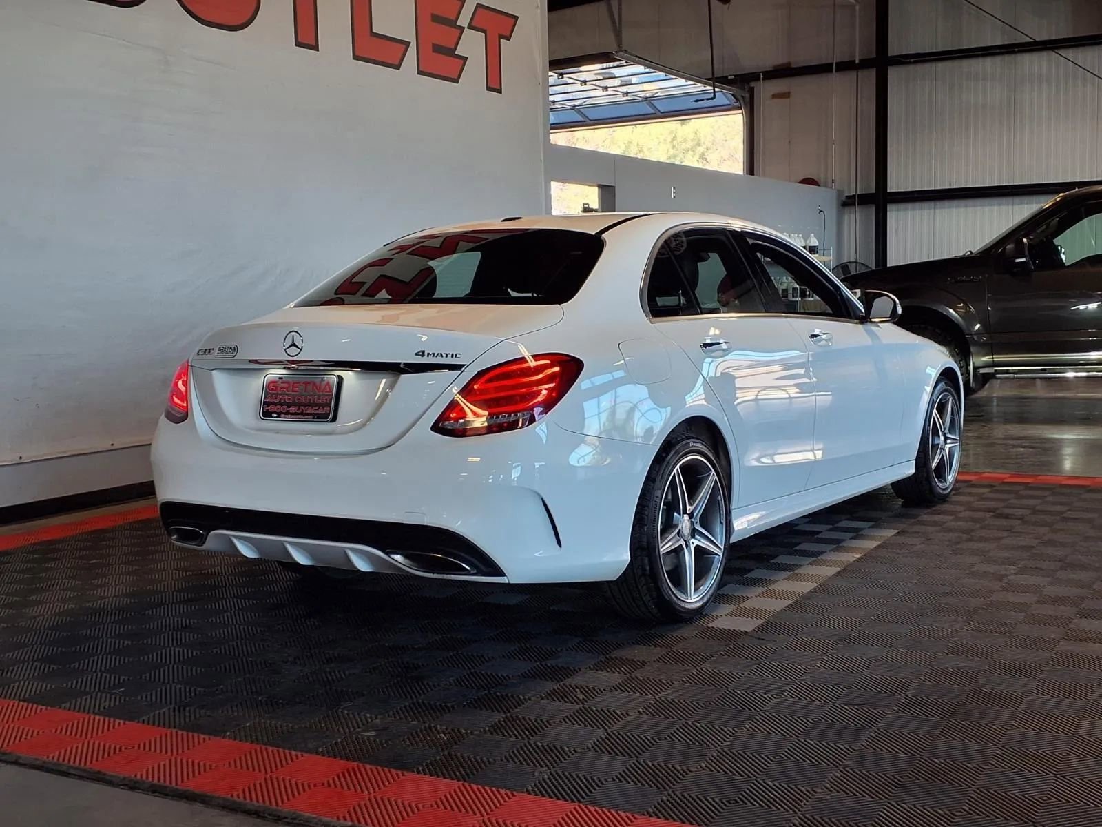 Used 2015 Mercedes-Benz C 300 4MATIC Sedan image 5